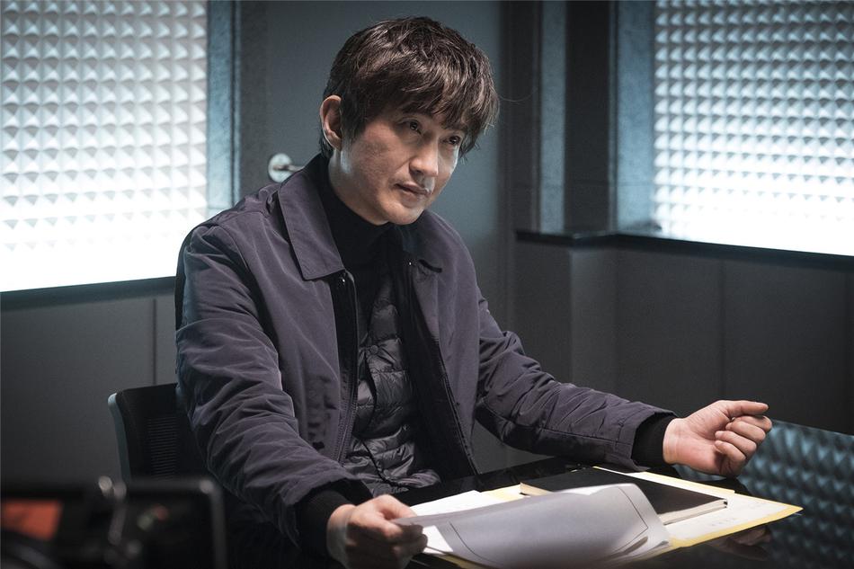 该剧是讲述被认为是杀人事件嫌疑人的韩国顶尖主播高惠兰(金南珠饰)和