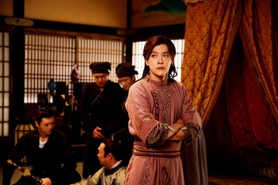 海报剧照剧情:公元626年,大唐都城长安内突然异象丛生,疑案四起,人心