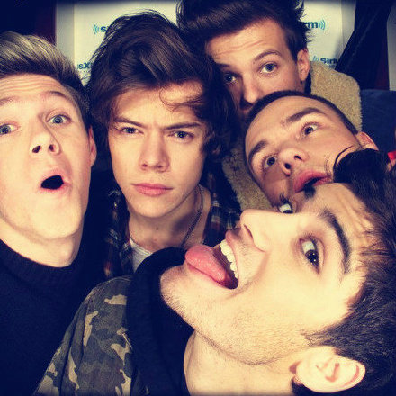 onedirection官方时隔两年发文明天将有惊喜