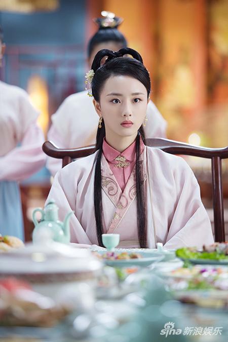 花谢花飞花满天将播邓欣余少群虐恋不休