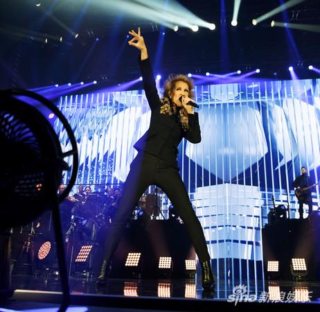 席琳迪翁在拉斯维加斯举办过1075场演唱会
