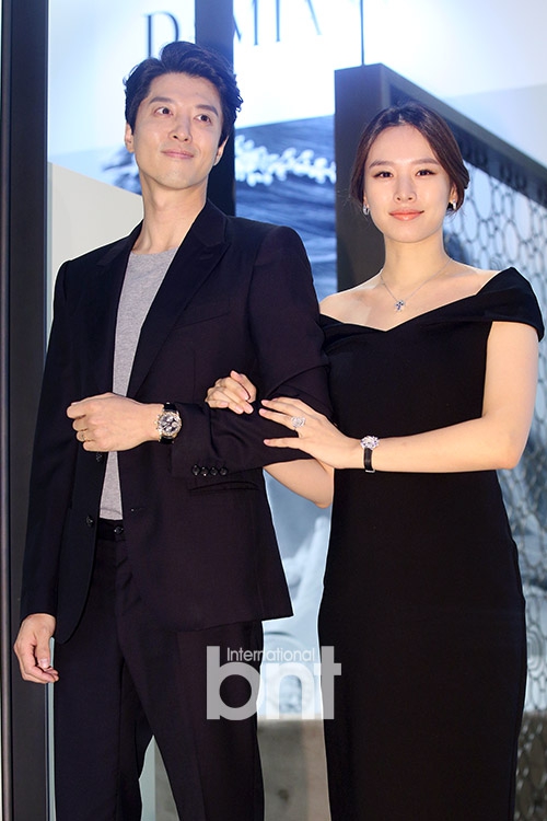 李东健赵胤熙升级当父母14日喜得一女