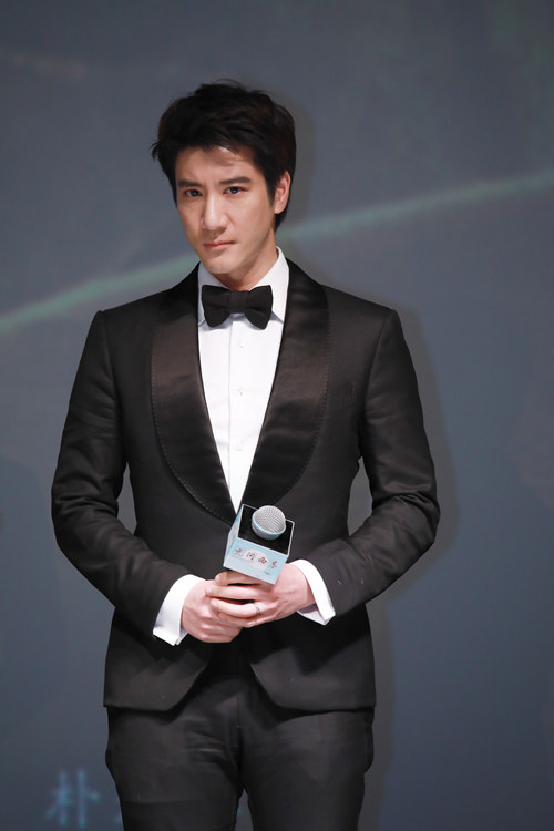 无问西东今日上映王力宏为理想奋不顾身