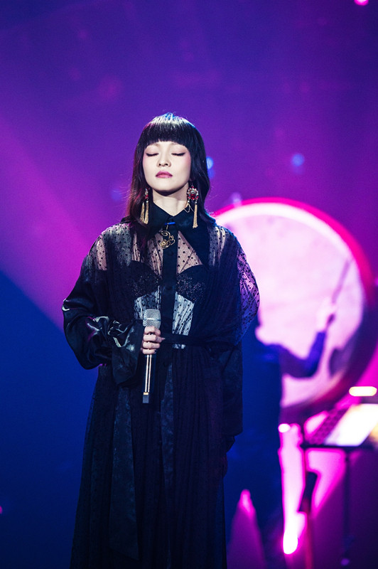 张韶涵化身京剧名伶 演绎《典狱司》致敬国粹