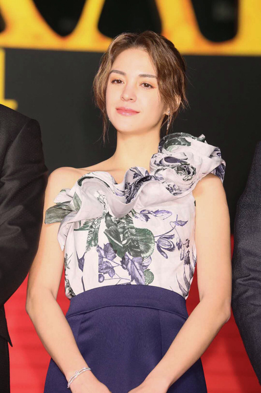 张榕容《妖猫传》东京首映优雅亮相