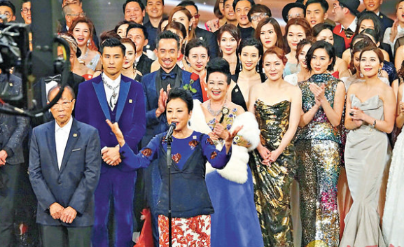 汪明荃代表全台幕前领取“50年光辉大奖”的一段说话最发人深省