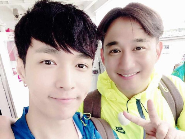 见不到张艺兴本人 粉丝接机黄磊狂喊"师父"