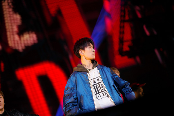 易烊千玺17岁生日会