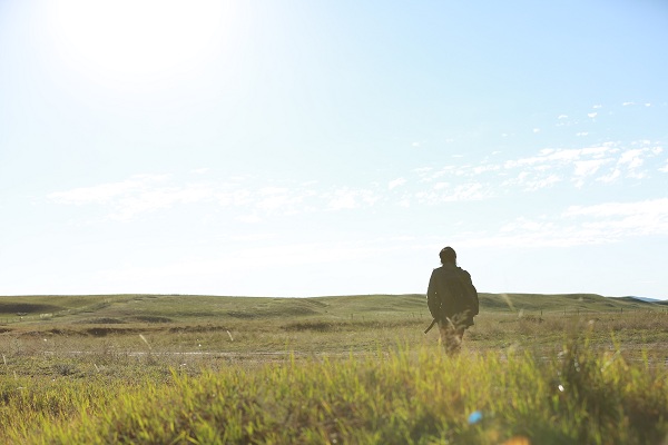 韩冰最新单曲《回家》暖心上线 送给漂泊的游子