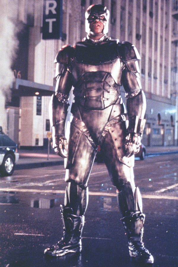 奥尼尔曾主演了超英片《钢铁人》