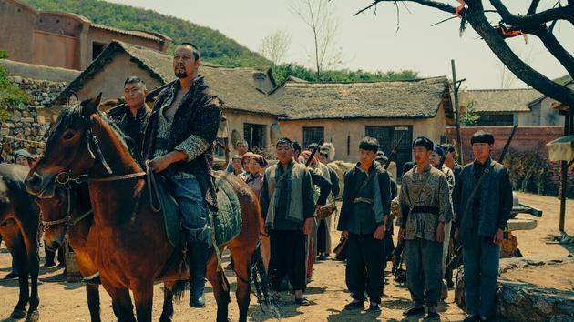 余自在编剧,张亮亮为制片人,张浩,晋松,张厦等主演的大电影《乱世豪