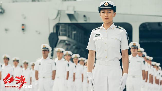 机枪手蒋璐霞英姿飒爽