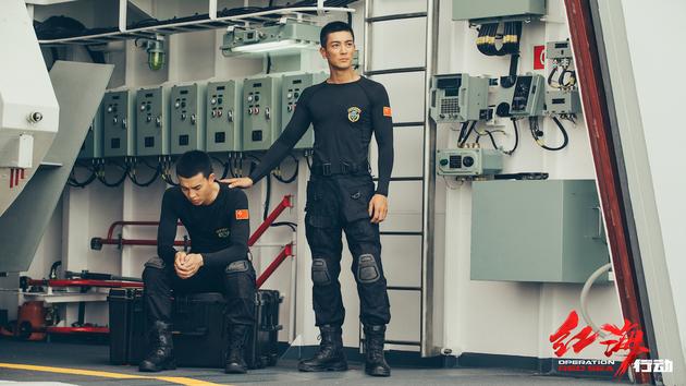 副队长杜江安抚队友