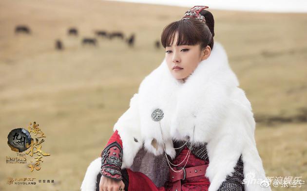 张佳宁《海上牧云记》齐刘海呆萌