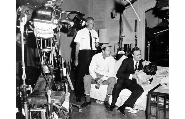 《丑陋的美国人》