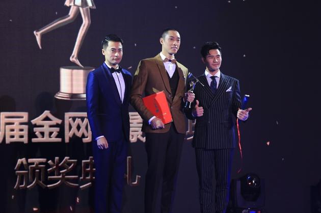 彭敬慈获金网颁奖礼最佳男配出道十年角色多变