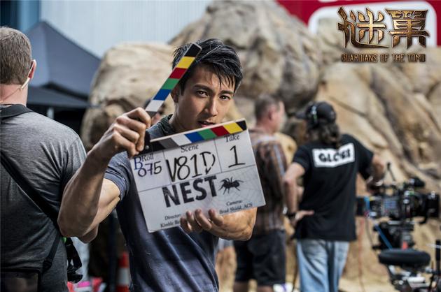 吴尊在拍摄现场