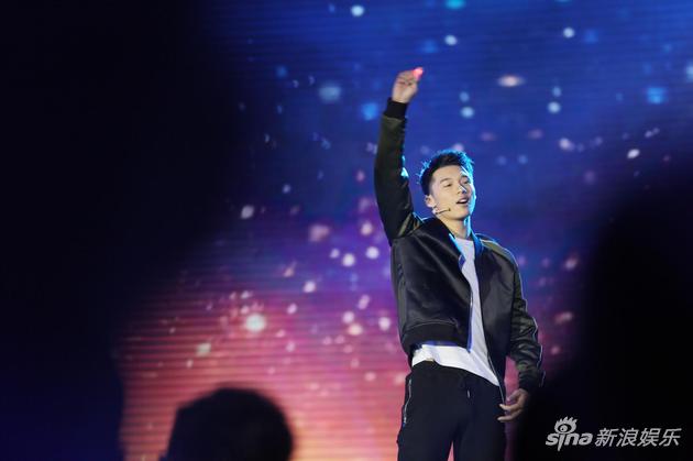 奥运冠军出席FINA国际颁奖盛典