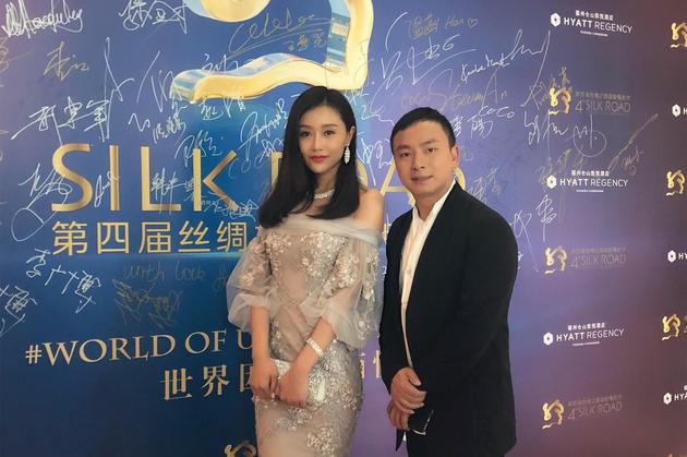 《天下第一镖局》导演陶盟喜携主演李蓝妮、何梓铭亮相丝绸之路国际电影节闭幕式