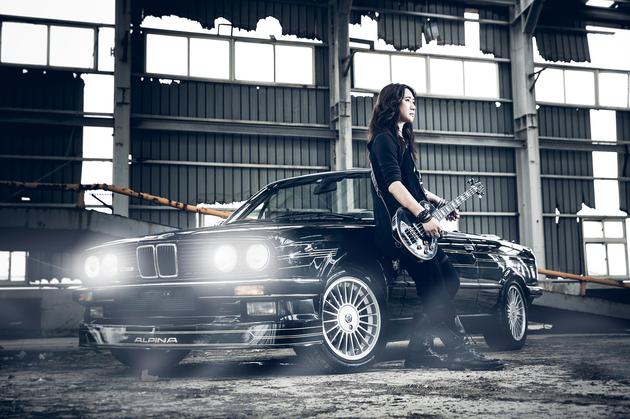 《自我放逐》MV封面