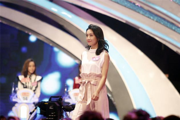 与硬汉之间自由切换的高颜值型男本周六晚(12月9日)亮相《非诚勿扰》