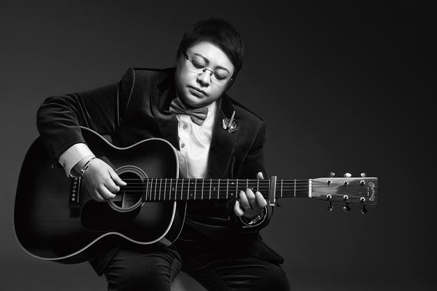 韩红精心改编《绒花》献唱《芳华》