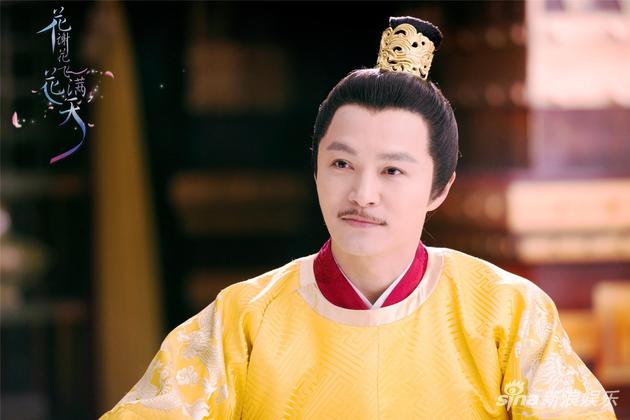 21 15:16:14 新浪娱乐 摘要:《花谢花飞花满天》热播,郑国霖饰演皇帝
