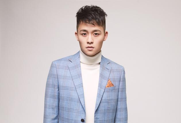 长宇全新单曲我想要飞上线传递正能量