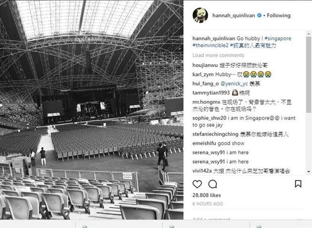 昆凌爱相随到新加坡。