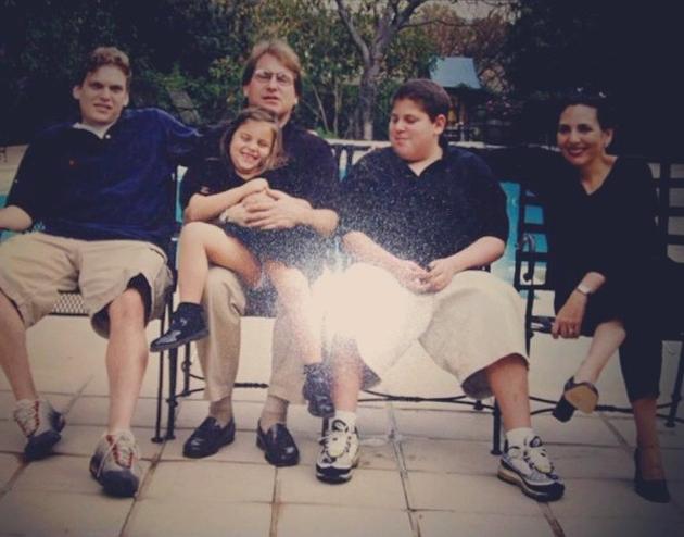 乔纳·希尔一家