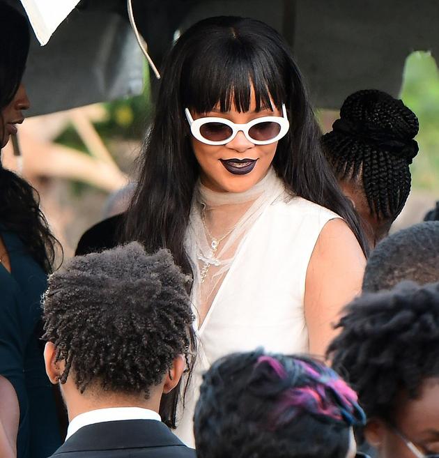 蕾哈娜出席表弟葬礼