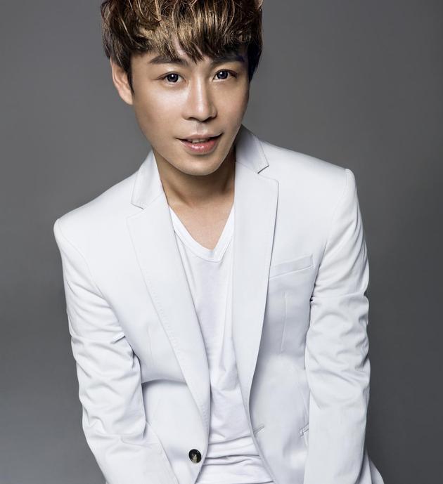 情歌小王子齐晨获丝路凝聚力盛典新锐歌手