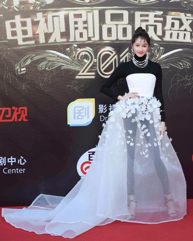 关晓彤