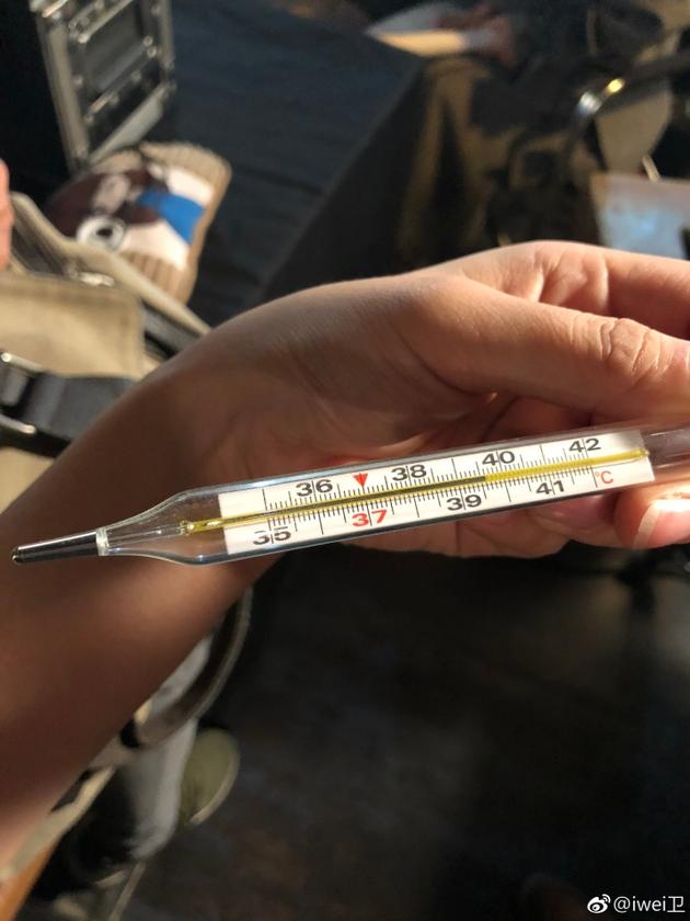 敬业!黄晓明发烧39度5仍坚持拍戏 网友直呼心疼