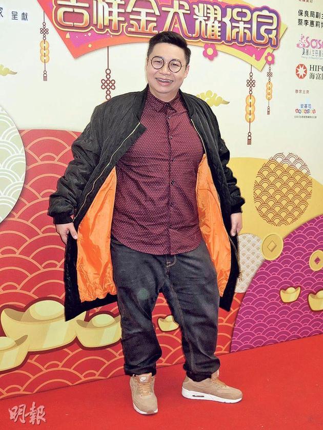 单身何远东透露喜欢身形娇小一点的女生，因为自己身形庞大，占了大半的床位，另一半小一点儿就刚刚好。