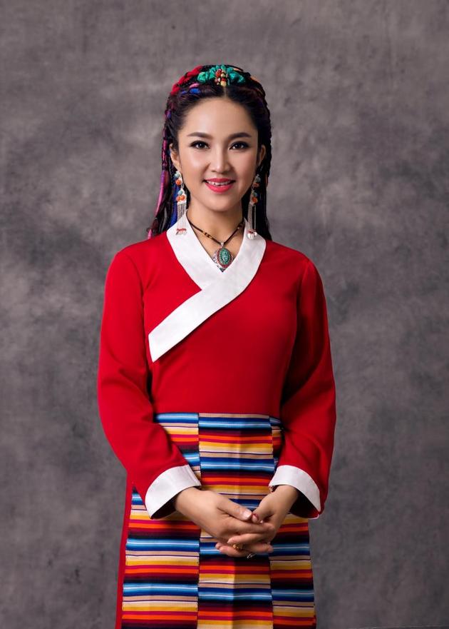 阿斯根一路向西采一束格桑花献给新时代