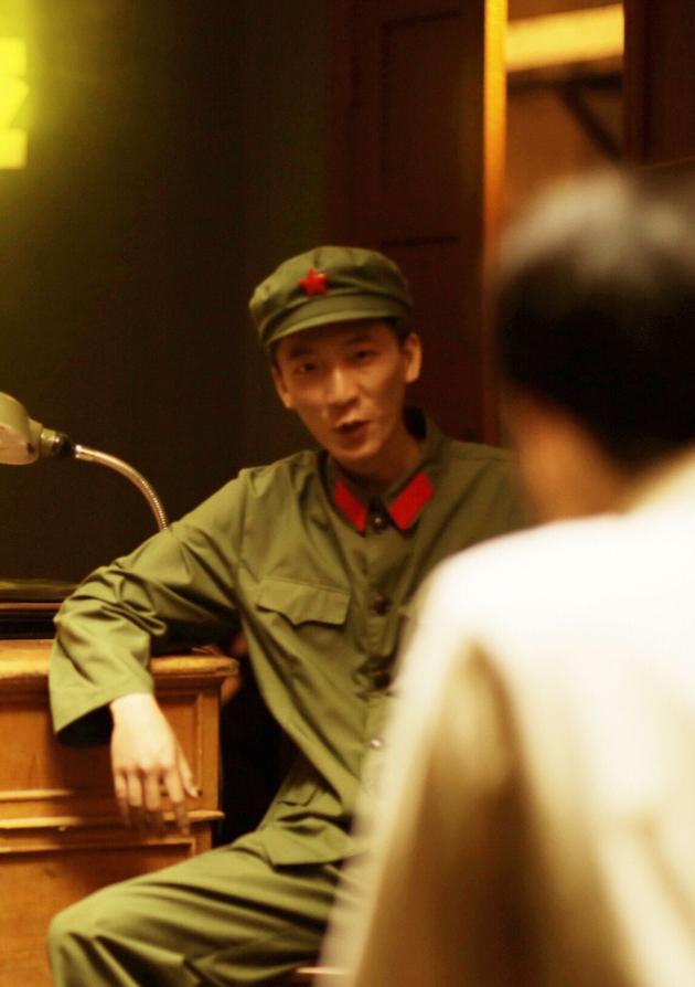 《芳华》绽放 李卓航深受冯小刚导演肯定_手机新浪网