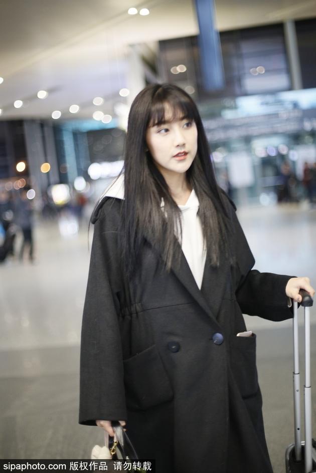 李艺彤玩微博实现逆袭