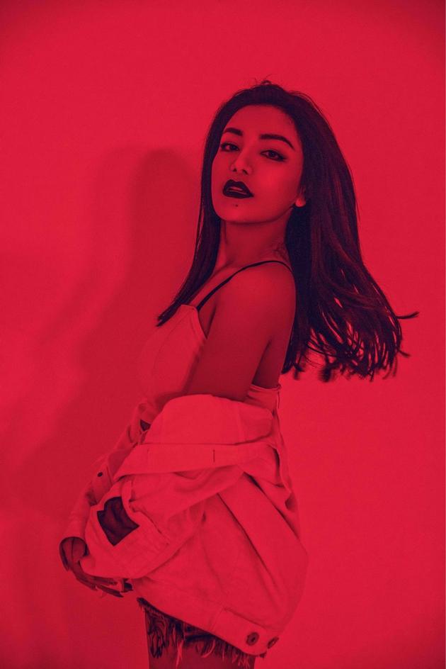 江映蓉《bad angel 2.1》将上线 散发成熟女人味