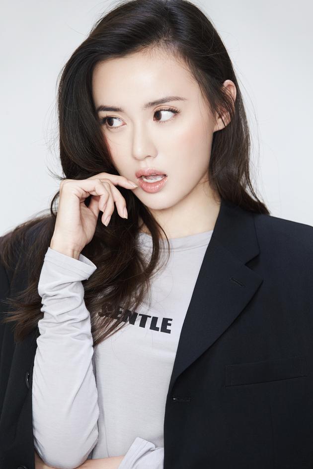 江铠同与闺蜜一同过节 晒温暖友情认证