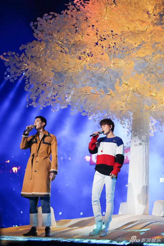 华晨宇领衔天娱群星唱响湖南跨年 精彩表演引尖叫