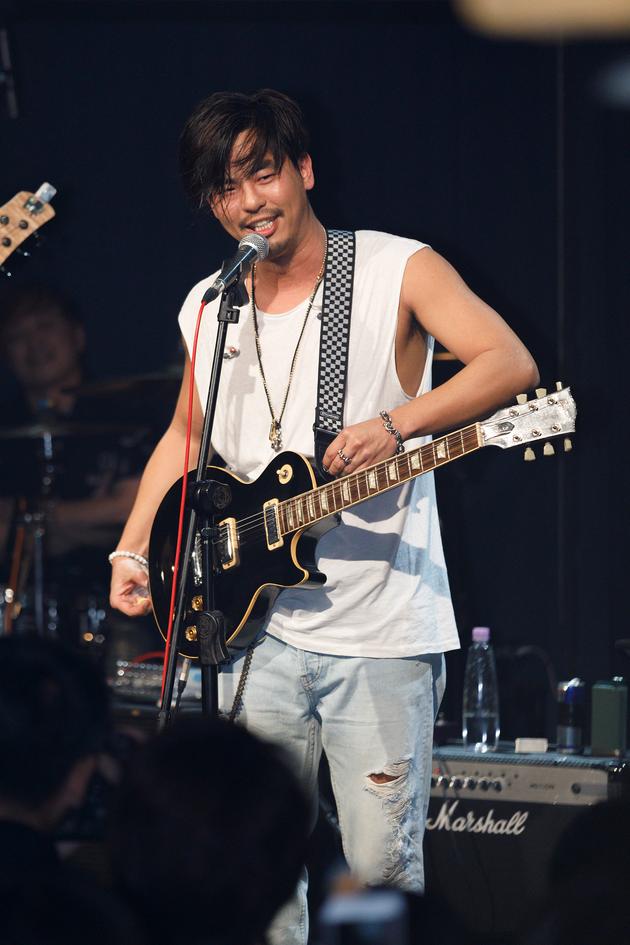 柯有伦"飞fly"live演唱会 嘉宾林芯仪献声合唱