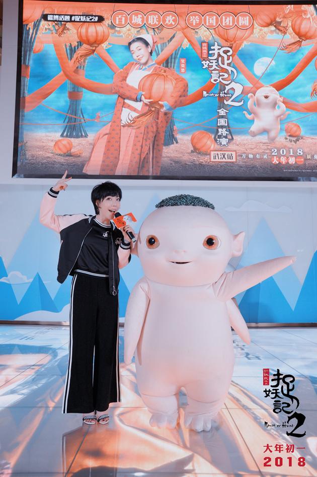 9、吴莫愁、胡巴比V合影