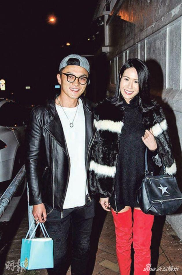 杨明与女友庄思明拍拖到场.