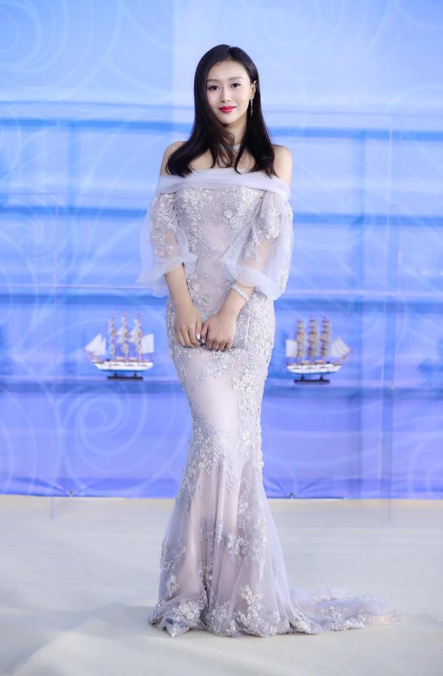 《天下第一镖局》导演陶盟喜携主演李蓝妮、何梓铭亮相丝绸之路国际电影节闭幕式