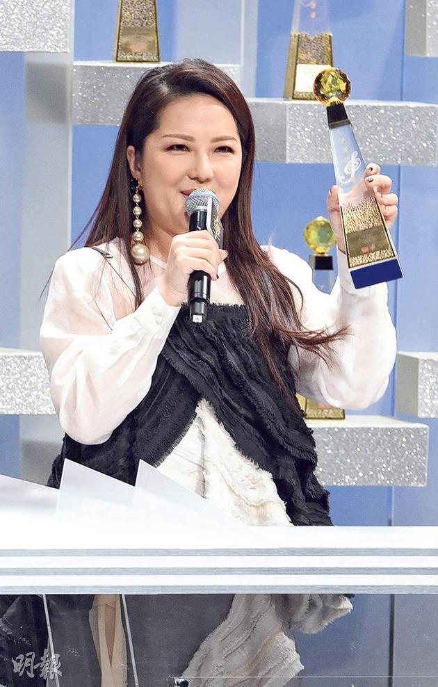 卫兰原本是接容祖儿棒的最佳人选,可惜无缘在无线角逐奖项.