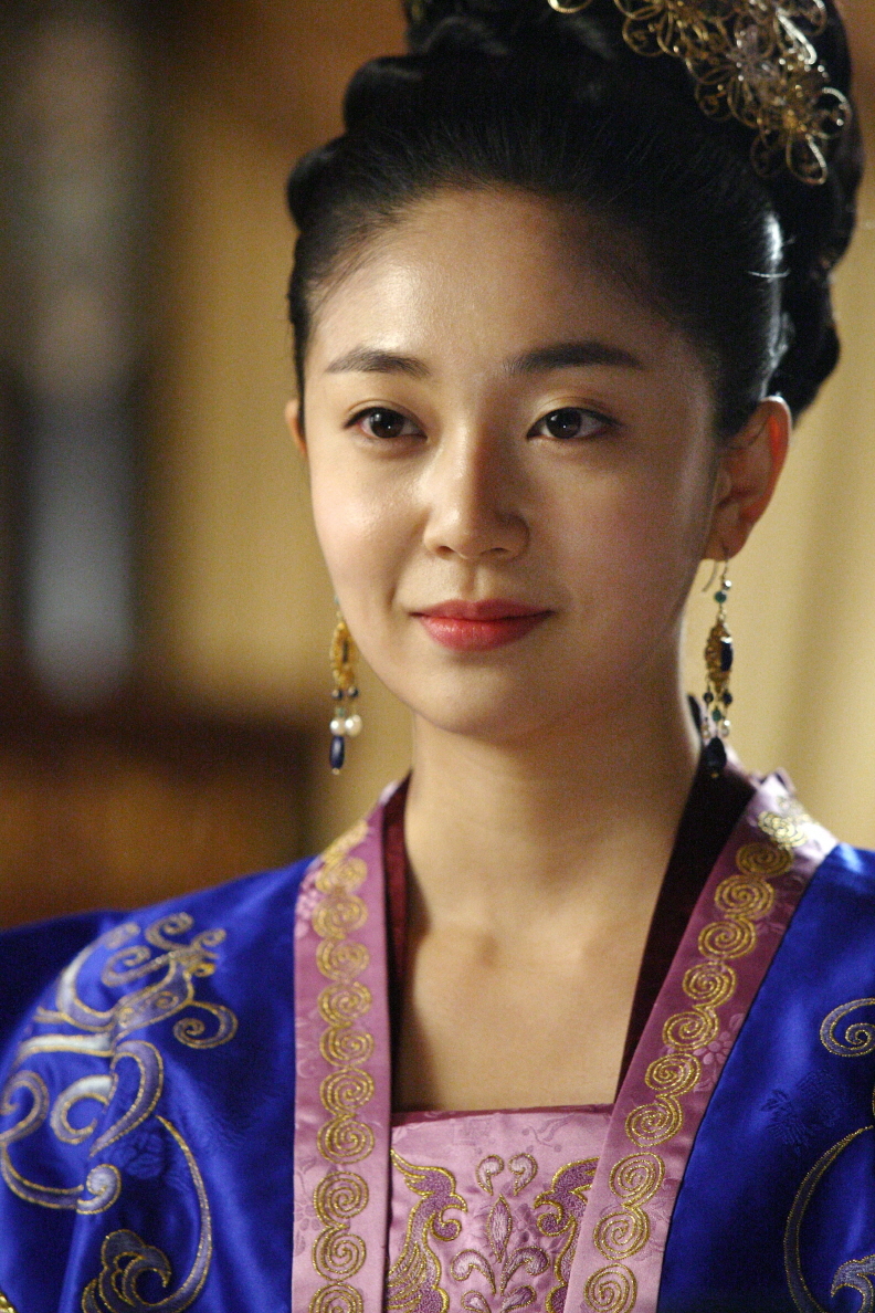 该剧将讲述高丽人奇子敖的女儿在家人被高丽王杀害后,以高丽贡女的