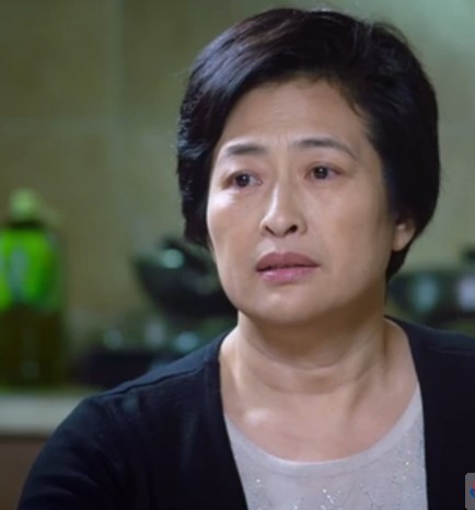 张国强多次走访监狱,探访正在服刑的惯贼,体验和了解他们的生活经历