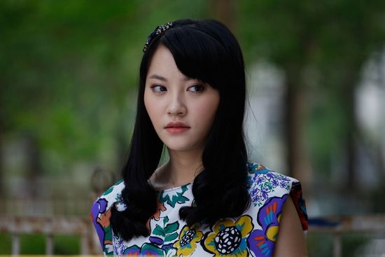 幕后花絮该剧选取多年来荧屏持久的热门话题,融合了,婆媳,隐婚,小三