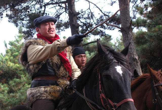 幕后花絮作为一部平民范儿的抗日剧,《义勇义勇》很大篇幅都是在讲